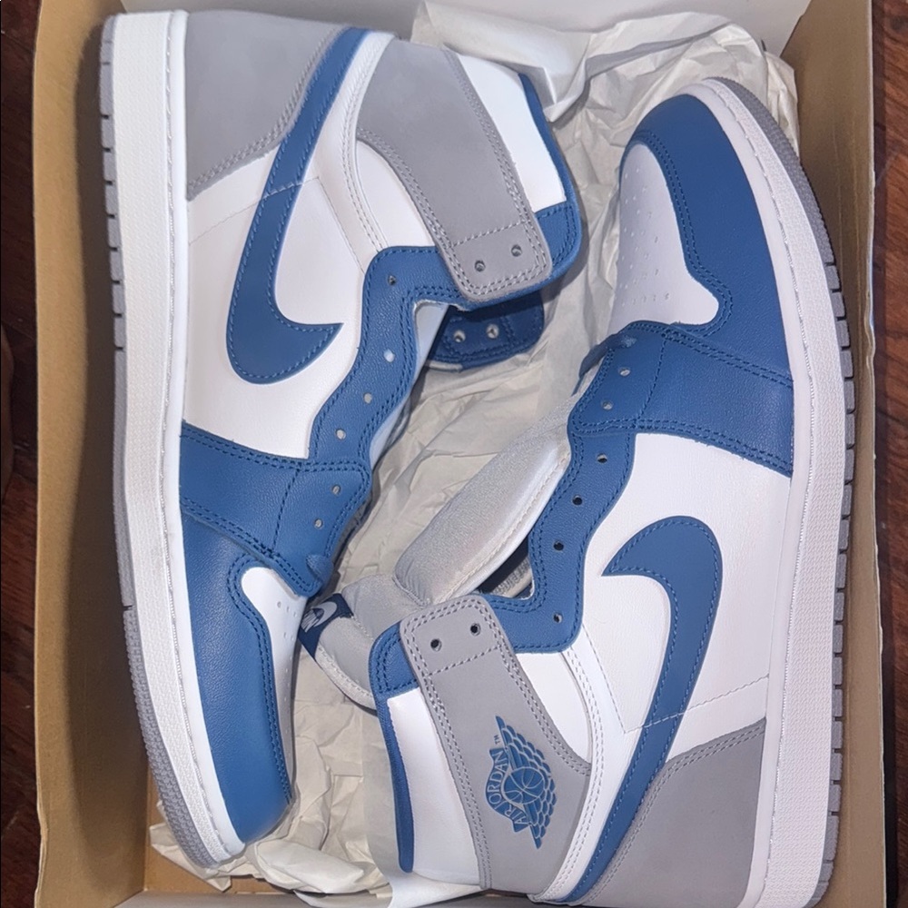 Nike Blue and White Sneakers Classic Design